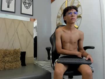 Adams_Bobby Chaturbate stream image from October 28, 2025