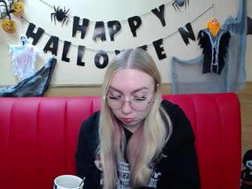 Beatriceflyy Chaturbate stream image from October 28, 2025