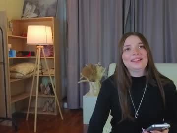 Dessiehollembaek Chaturbate stream image from October 28, 2025