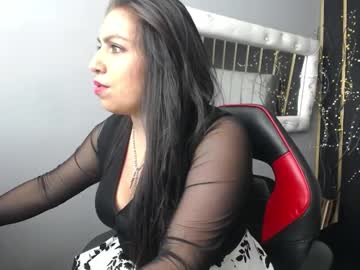 Ailyn_Gomez Chaturbate stream image from October 28, 2025