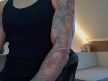 Aressteel Chaturbate stream image from October 28, 2025