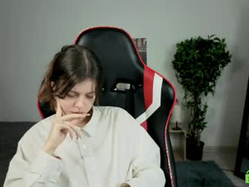 Alice_Whiteflower Chaturbate stream image from October 28, 2025