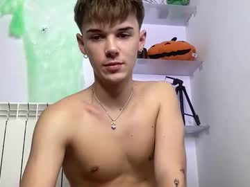Yoursweetyguy Chaturbate stream image from October 28, 2025
