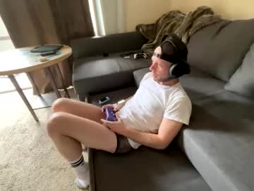 Littlethiqself Chaturbate stream image from October 28, 2025