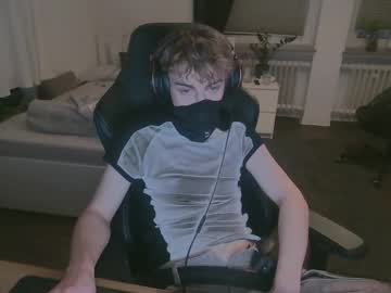 Deanparkerx Chaturbate stream image from October 28, 2025