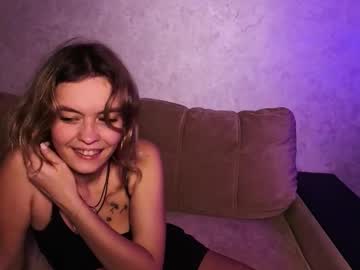 Devonacast19 Chaturbate stream image from October 28, 2025