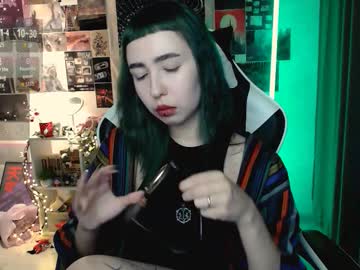 Julscinamon Chaturbate stream image from October 28, 2025