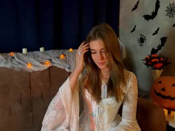 Lilianlees Chaturbate stream image from October 28, 2025