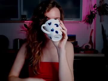 Elly_Helly Chaturbate stream image from October 28, 2025