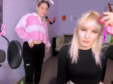 Esma_Shine Chaturbate stream image from October 28, 2025