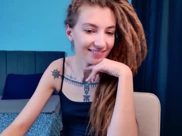 Karatart Chaturbate stream image from October 28, 2025