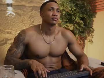 Loganvarela Chaturbate stream image from October 28, 2025