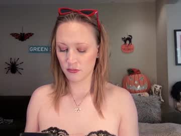 Greenxxxqueen Chaturbate stream image from October 28, 2025