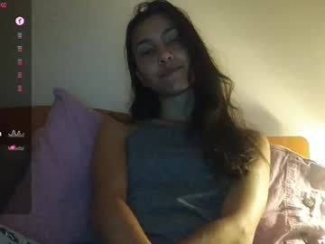 Innocentlatiina Chaturbate stream image from October 29, 2025