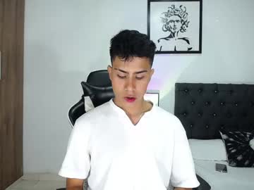 Alannaughty_ Chaturbate stream image from October 29, 2025