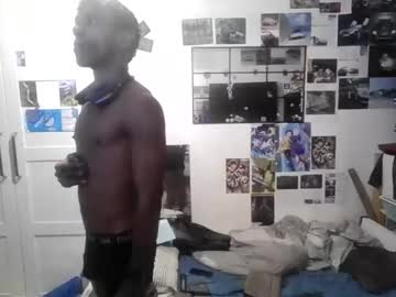 2l82agree Chaturbate stream image from October 29, 2025
