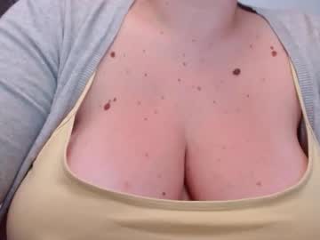 Katynextdoor Chaturbate stream image from October 29, 2025