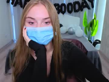 Lukeriamoon Chaturbate stream image from October 29, 2025