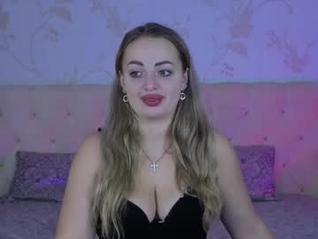 Juliedevis Chaturbate stream image from October 29, 2025
