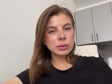 Alannapostuci Chaturbate stream image from October 29, 2025