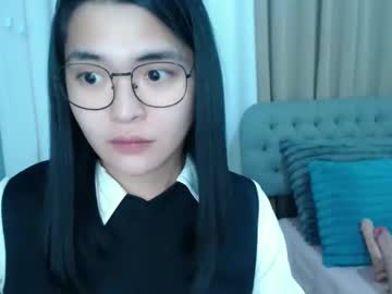 Zhaviahale Chaturbate stream image from October 29, 2025