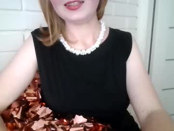 Elsamartinez Chaturbate stream image from October 29, 2025