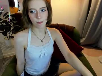 Moonlitasuna Chaturbate stream image from October 29, 2025
