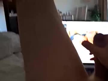 Qqquux Chaturbate stream image from October 29, 2025