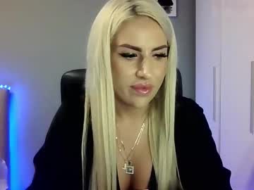 Blondleyla Chaturbate stream image from October 29, 2025