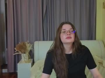 Dessiehollembaek Chaturbate stream image from October 29, 2025
