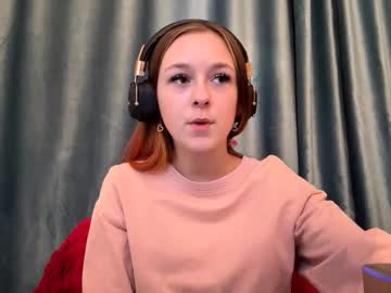 Mozelleberendt Chaturbate stream image from October 29, 2025