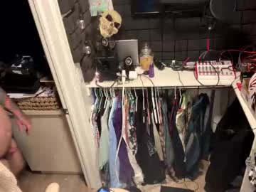 Oldironarmz Chaturbate stream image from October 29, 2025