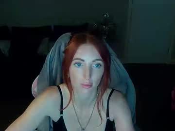 Red_Firesquirt Chaturbate stream image from October 29, 2025