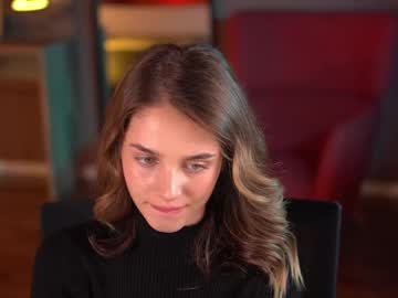 Raisadoll Chaturbate stream image from October 29, 2025