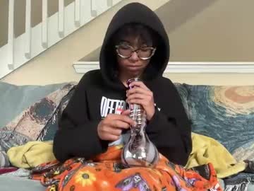 Strrwberry Chaturbate stream image from October 29, 2025
