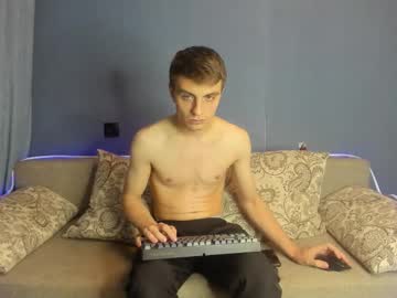 Bristlebback Chaturbate stream image from October 29, 2025