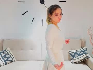 Molliedeases Chaturbate stream image from October 29, 2025