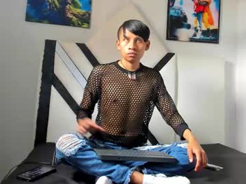 Alexandro_Bover Chaturbate stream image from October 29, 2025