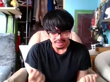 Glennbunnylovedaddy69 Chaturbate stream image from October 29, 2025