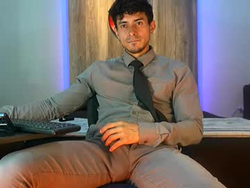 Andrew_Elliot Chaturbate stream image from October 30, 2025