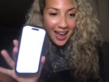 Byemzxoxo Chaturbate stream image from October 30, 2025