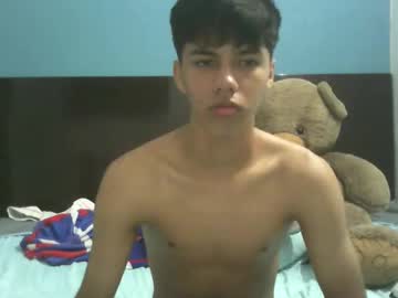 Andresgr2t Chaturbate stream image from October 30, 2025