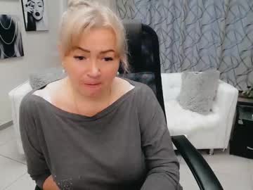 Chloe_Lo Chaturbate stream image from October 30, 2025