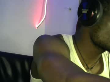 Elniga21 Chaturbate stream image from October 30, 2025