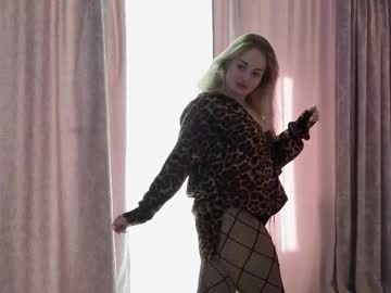 Juliedevis Chaturbate stream image from October 30, 2025
