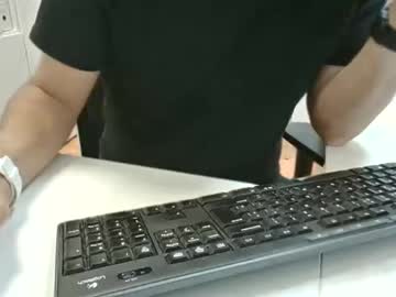 Aragoin Chaturbate stream image from October 30, 2025