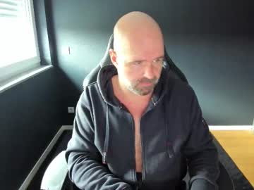 Uncle_Bear Chaturbate stream image from October 30, 2025