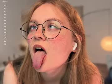 Emilyforelsket Chaturbate stream image from October 30, 2025