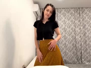 Lucibeveridge Chaturbate stream image from October 30, 2025