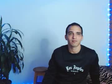 Allmax_33 Chaturbate stream image from October 30, 2025